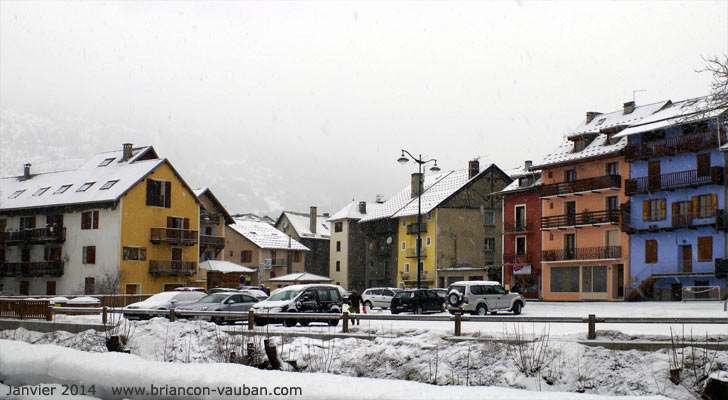 La place Gallice Bey à Briançon.