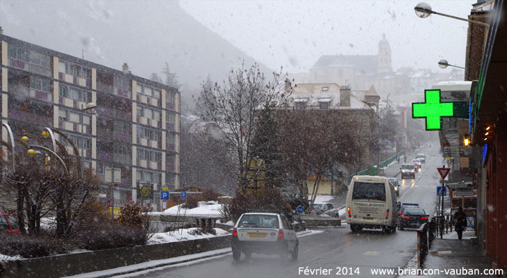 Avenue M. petsche à Briançon.
