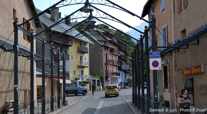 La place Gallice Bey à Briançon. 