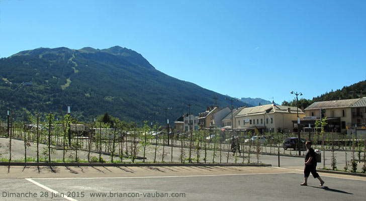 Le parking du champ de mars à Briançon