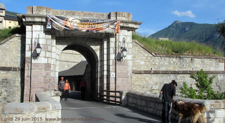 La porte d' Embrun à Briançon