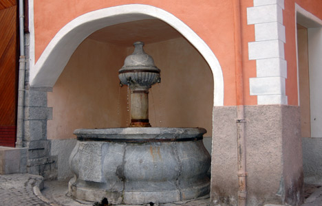 La Fontaine François 1er dans la Cité Vauban à Briançon