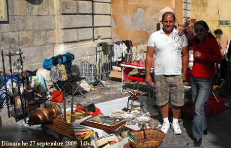 Vide grenier dans la Cité Vauban