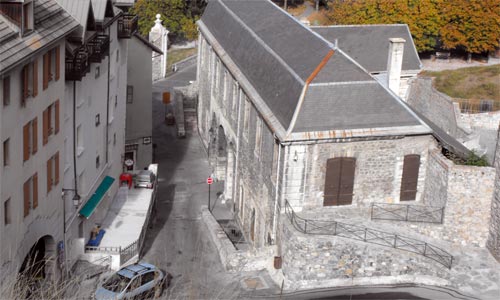 Le vieux colombier à l'entrée de la cité Vauban à Briançon.