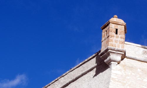 Une échauguette sur les remparts de la citadelle Vauban à Briançon.