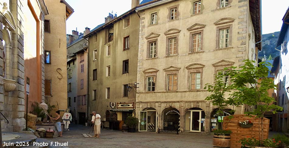 Place du Temple. Cité Vauban