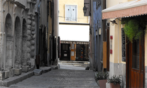 La rue du Dr Vagnat  de la cité Vauban à Briançon