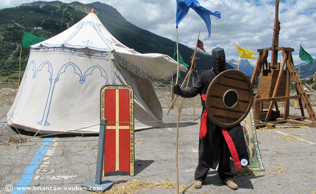 Un Chevalier place Général Eberlé à Briançon