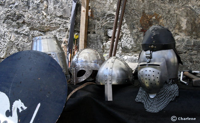 Différents heaumes qu'utilisaient les Chevaliers