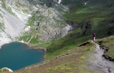 Photo du Grand Lac au dessus de l'Alp du Lauzet dans le Briançonnais.